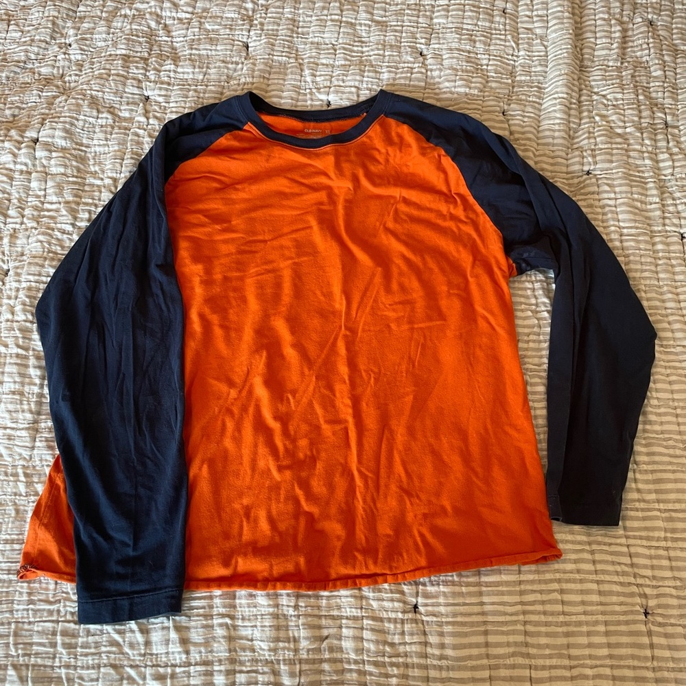 Men’s Old Navy baseball tee